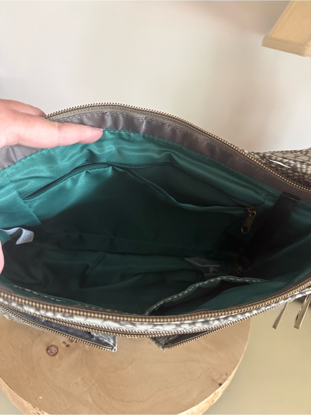 Travelon Anti-Theft Crossbody Bag - Picture 11 of 13